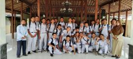 KUNJUNGAN SISWA SMK MUHAMMADIYAH 1 PLAYEN 